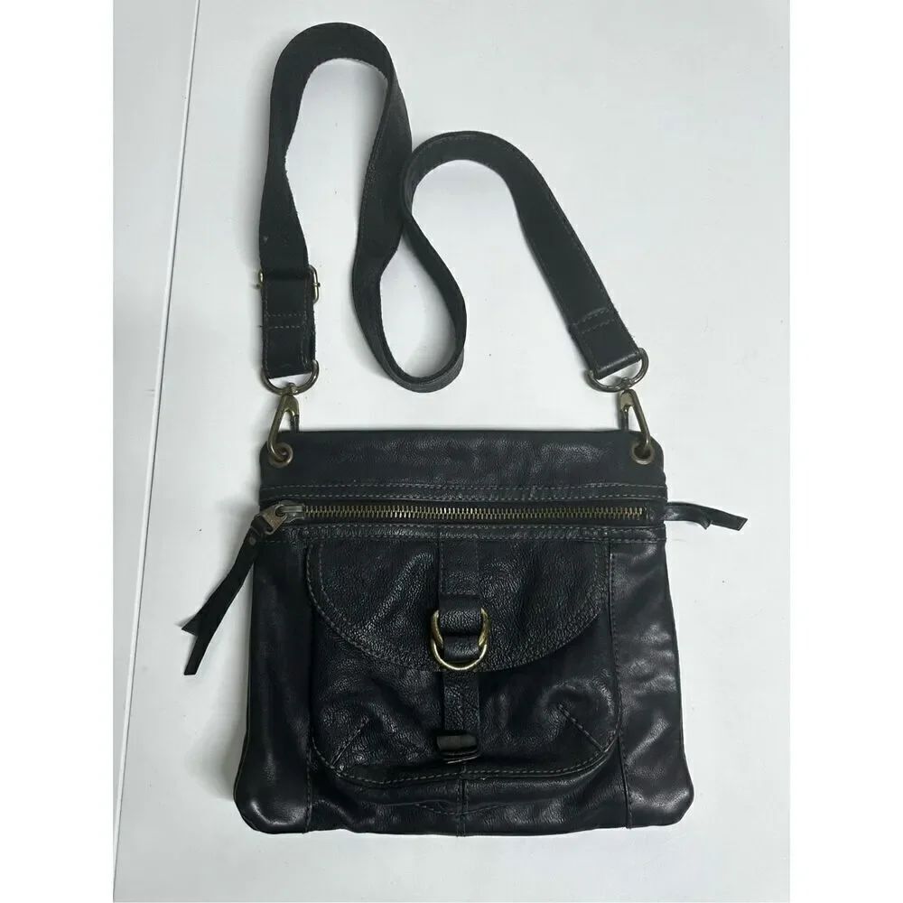 Fossil Sasha Black Leather Crossbody Shoulder Bag Purse.